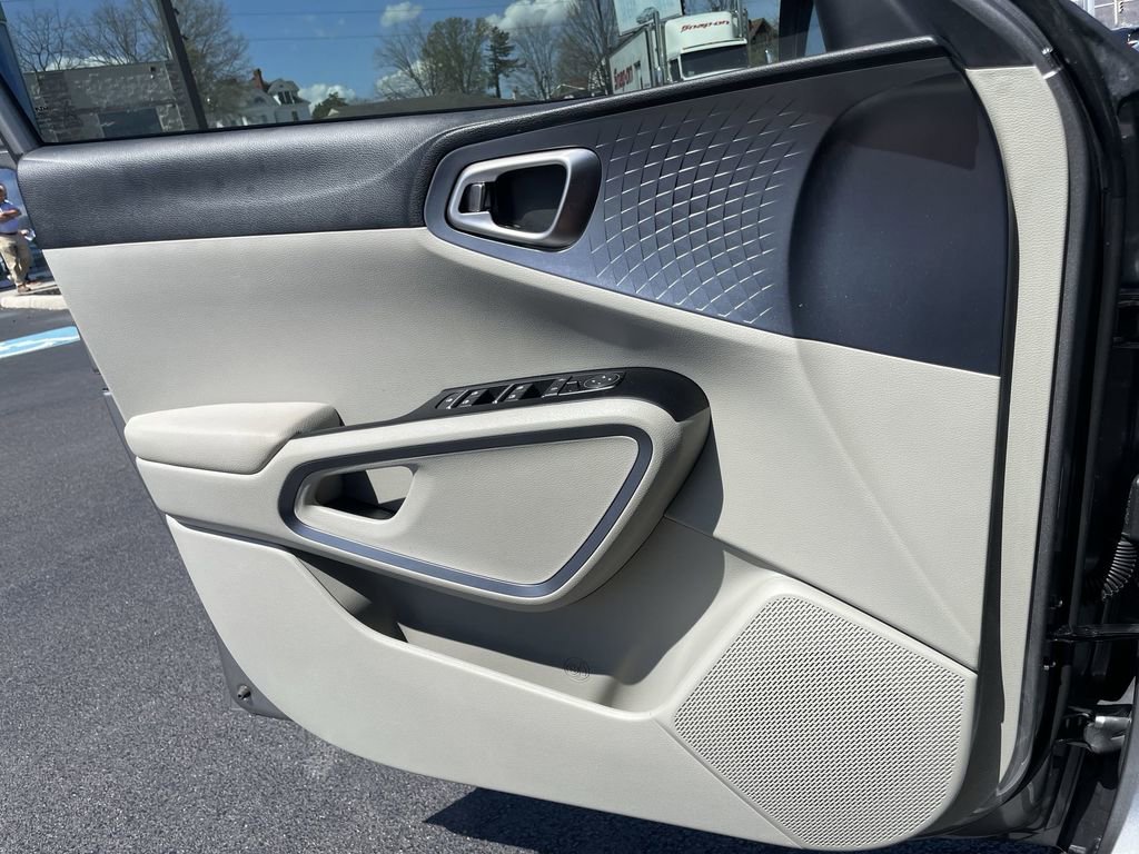 Certified 2023 Kia Soul EX image 21