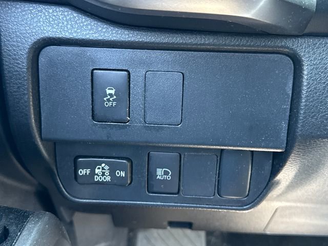 Certified 2023 Toyota Tacoma SR5 AWD/4WD image 29