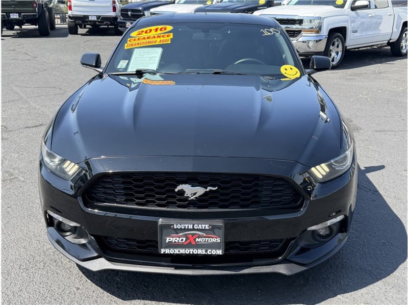 Used 2016 Ford Mustang Coupe image 2