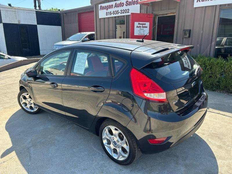 Used 2012 Ford Fiesta SES FWD image 4