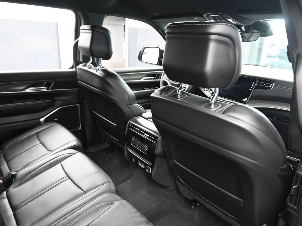 Used 2023 Jeep Wagoneer Series III w/ Preferred Equipment Group image 45