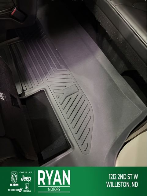 Used 2020 Chrysler Pacifica Limited image 21