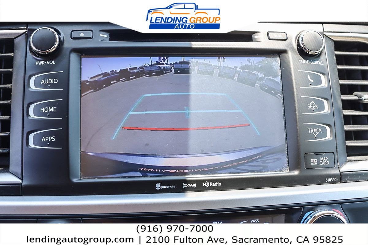 Used 2019 Toyota Highlander XLE w/ Carpet Mat Package (TMS) image 22