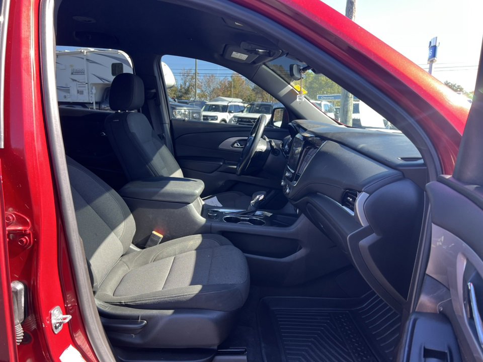 Used 2022 Chevrolet Traverse LT image 12