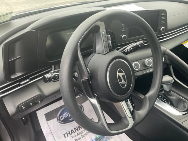 Certified 2025 Hyundai Elantra SE FWD image 18