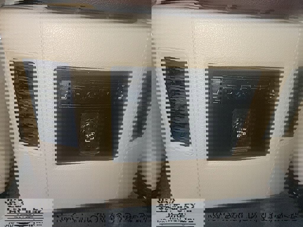 Used 2018 RAM 3500 Laramie image 19