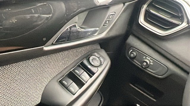 Used 2025 Chevrolet TrailBlazer LT image 33