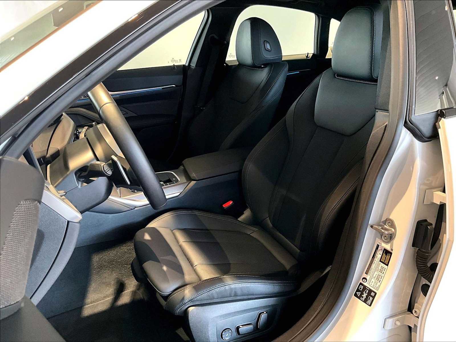 Used 2025 BMW 430i xDrive w/ M Sport Package image 8