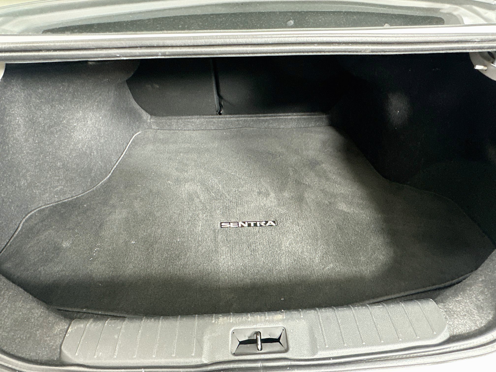 Used 2025 Nissan Sentra SR FWD image 27