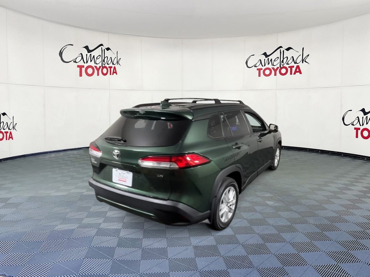 Used 2024 Toyota Corolla Cross LE w/ Moonroof Package FWD image 9