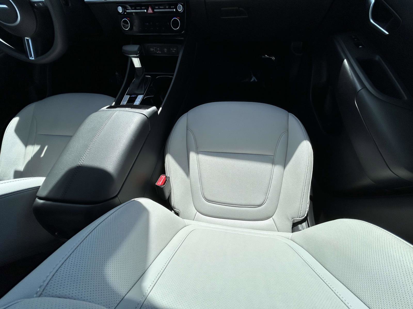 Used 2025 Hyundai Santa Cruz SEL image 14