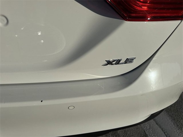 Used 2018 Toyota Camry XLE image 25