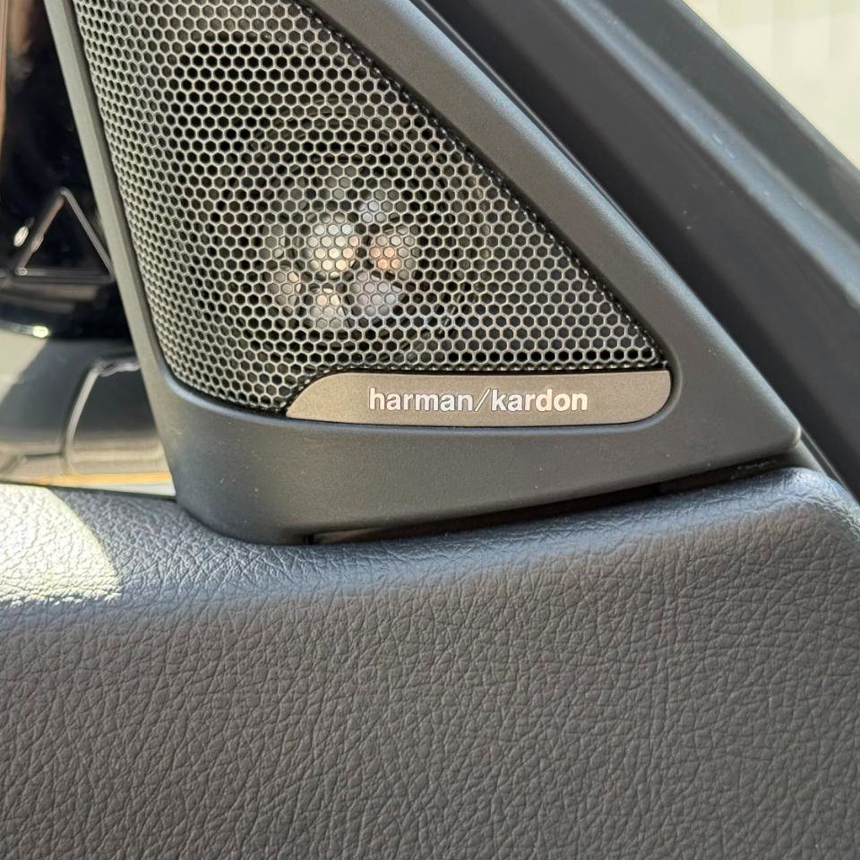 Used 2017 BMW M4 Convertible RWD image 27