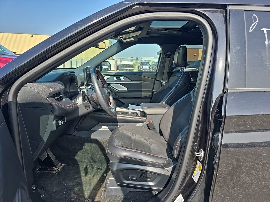 Used 2025 Ford Explorer ST AWD/4WD image 14