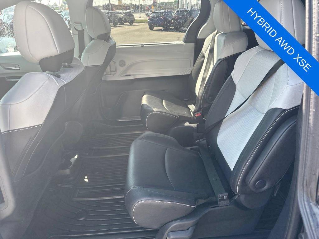 Used 2026 Toyota Sienna XSE AWD/4WD image 26