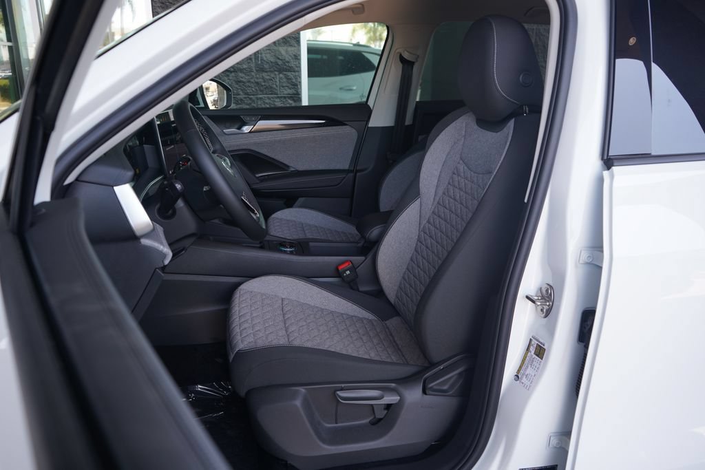 New 2026 Volkswagen Tiguan S FWD image 6