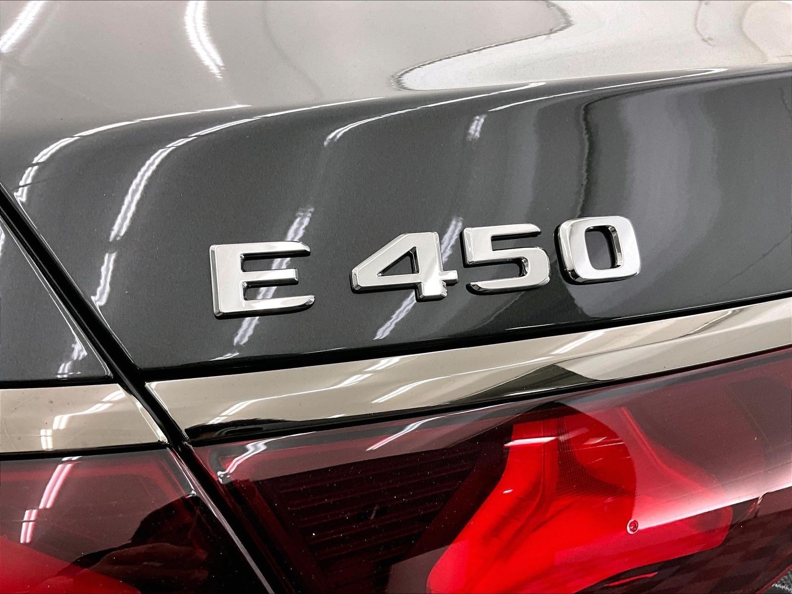 New 2027 Mercedes-Benz E 450 4MATIC Sedan image 13