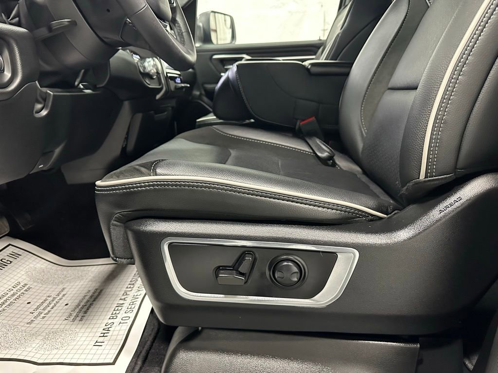 Used 2025 RAM 1500 Laramie image 12
