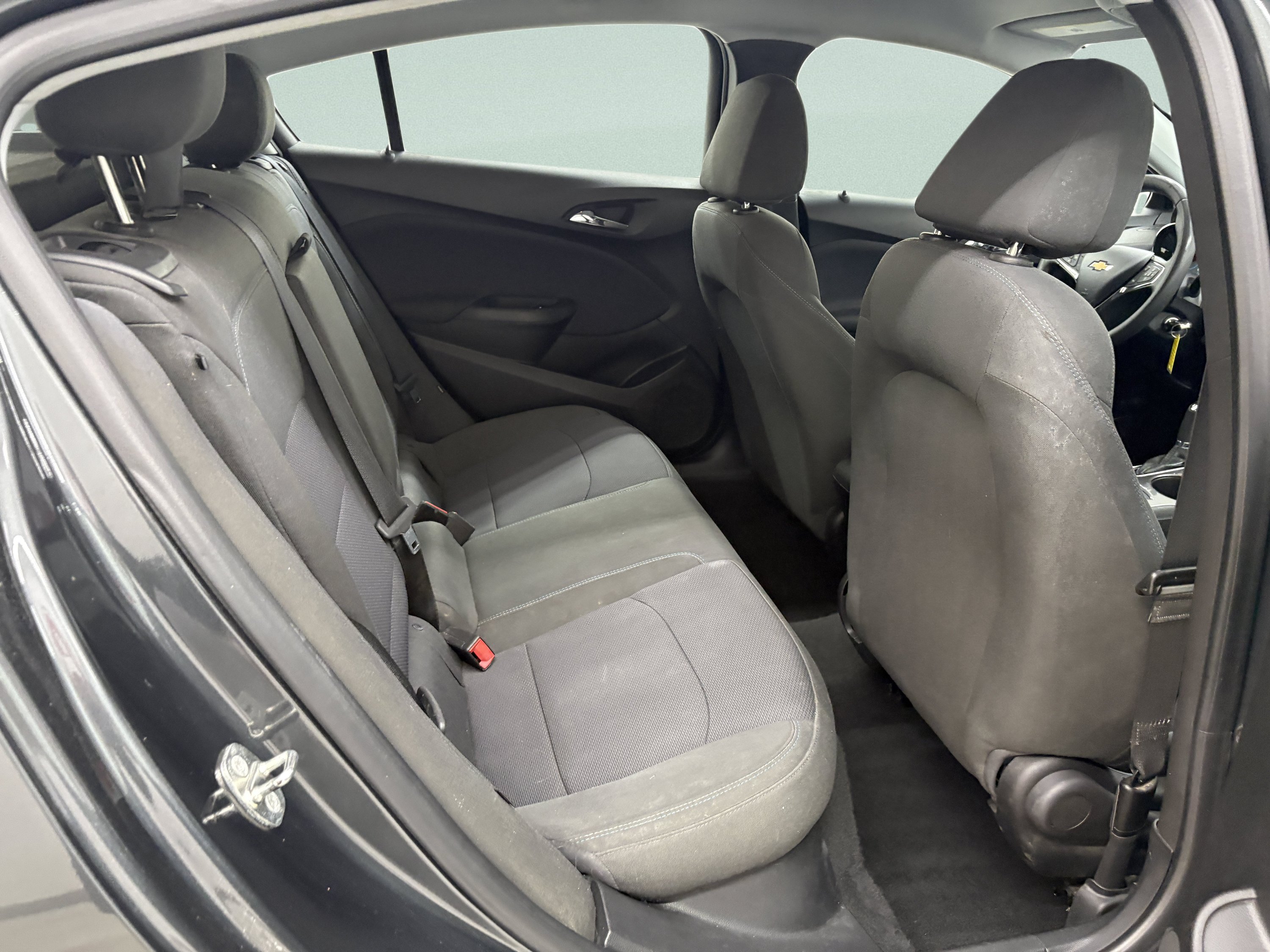 Used 2019 Chevrolet Cruze LT FWD image 21