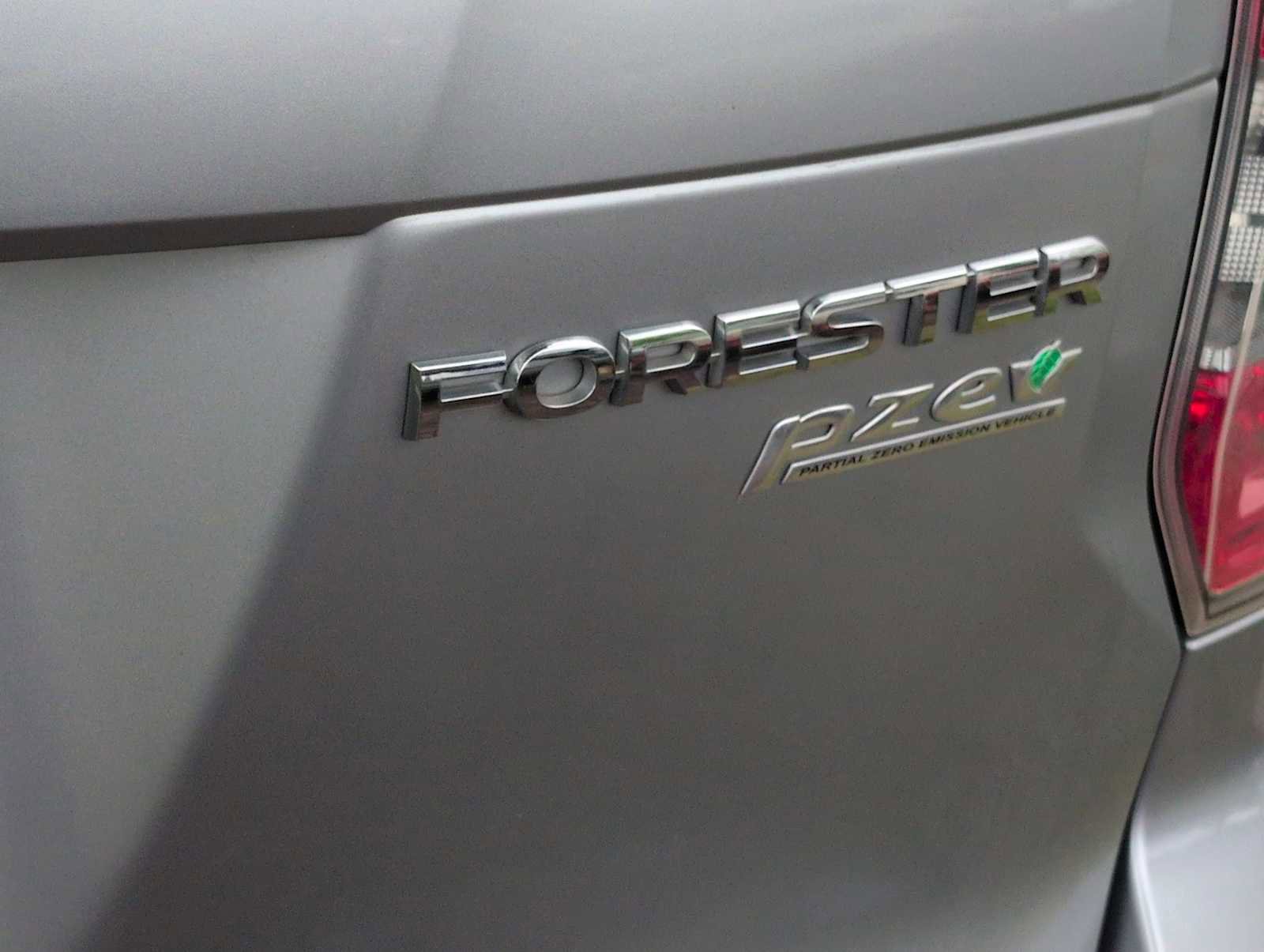 Used 2014 Subaru Forester 2.5i Limited AWD/4WD image 13