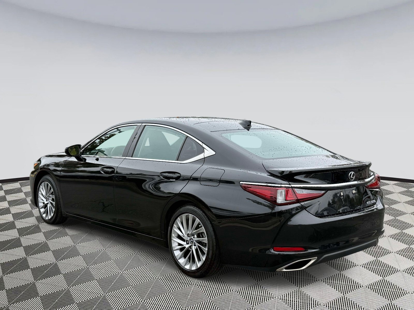 Used 2024 Lexus ES 350 Ultra Luxury w/ Accessory Package (Z2) FWD image 4