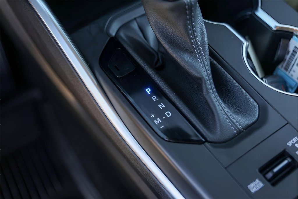 Used 2023 Toyota Highlander XLE image 23