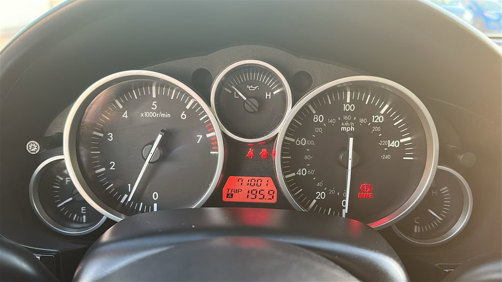 Used 2006 MAZDA MX-5 Miata Touring image 2