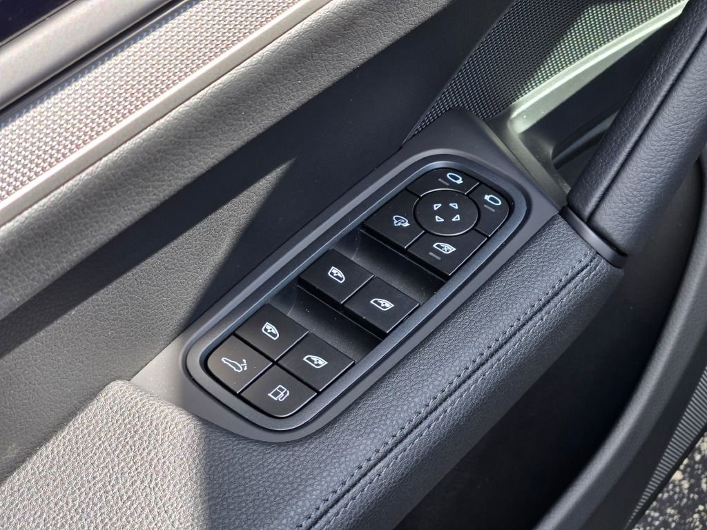New 2026 Porsche Cayenne E-Hybrid AWD/4WD image 19