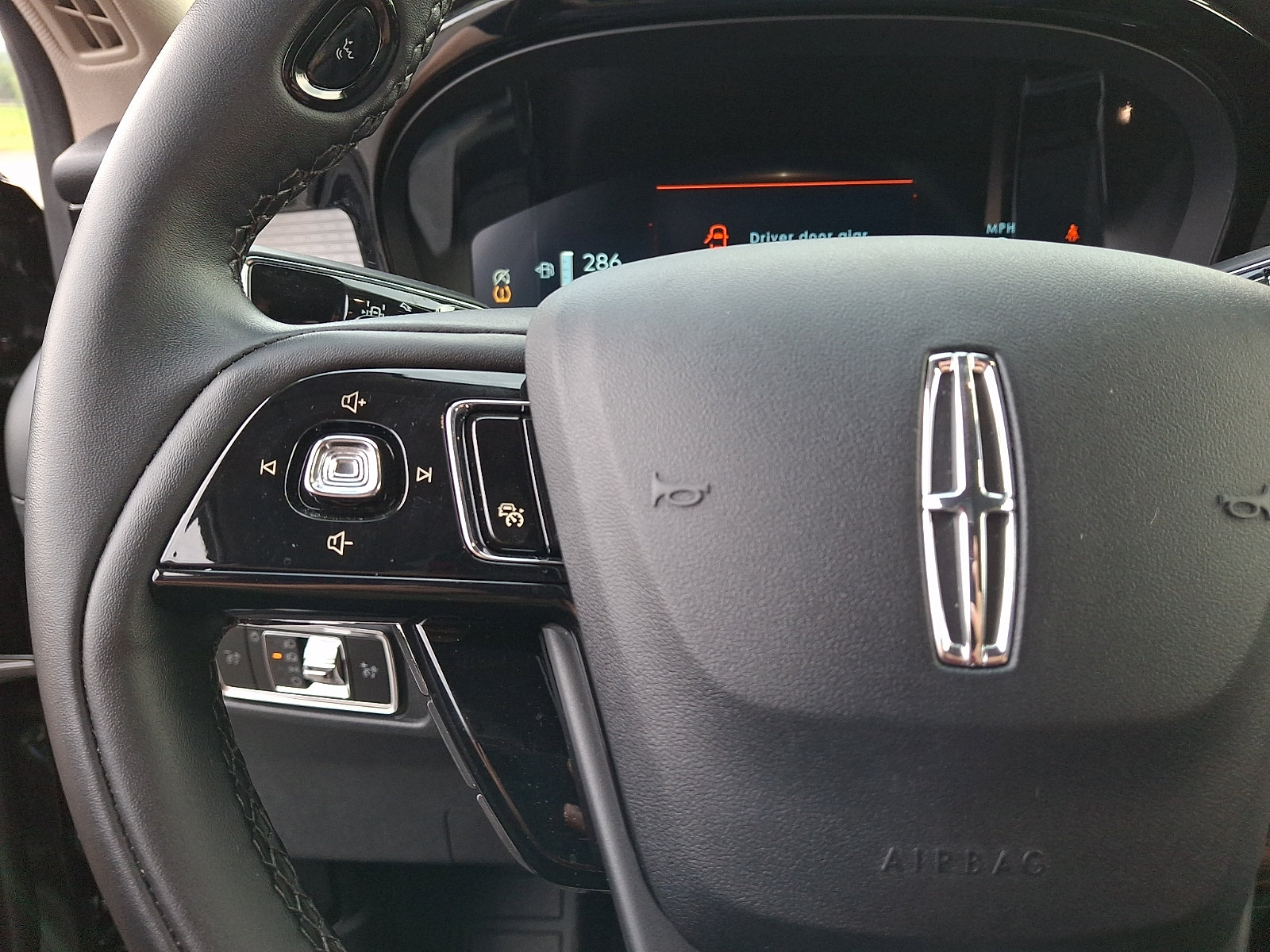 Certified 2026 Lincoln Corsair Premiere AWD/4WD image 22