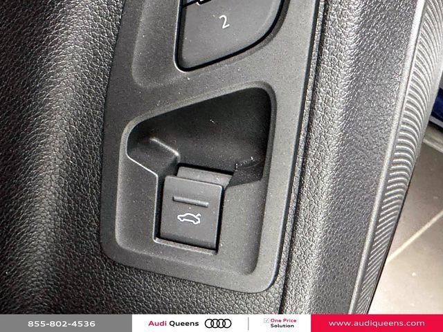 Certified 2025 Audi Q3 2.0T Premium Plus w/ Premium Plus Package AWD/4WD image 20