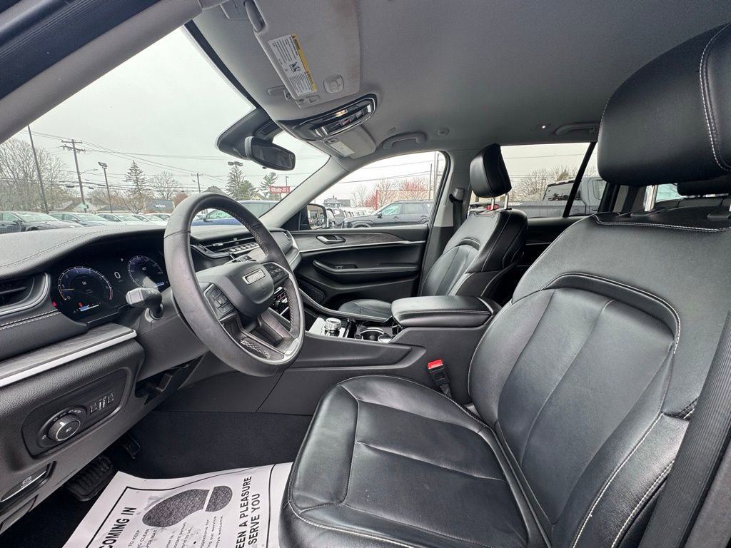 Used 2023 Jeep Grand Cherokee Limited image 22