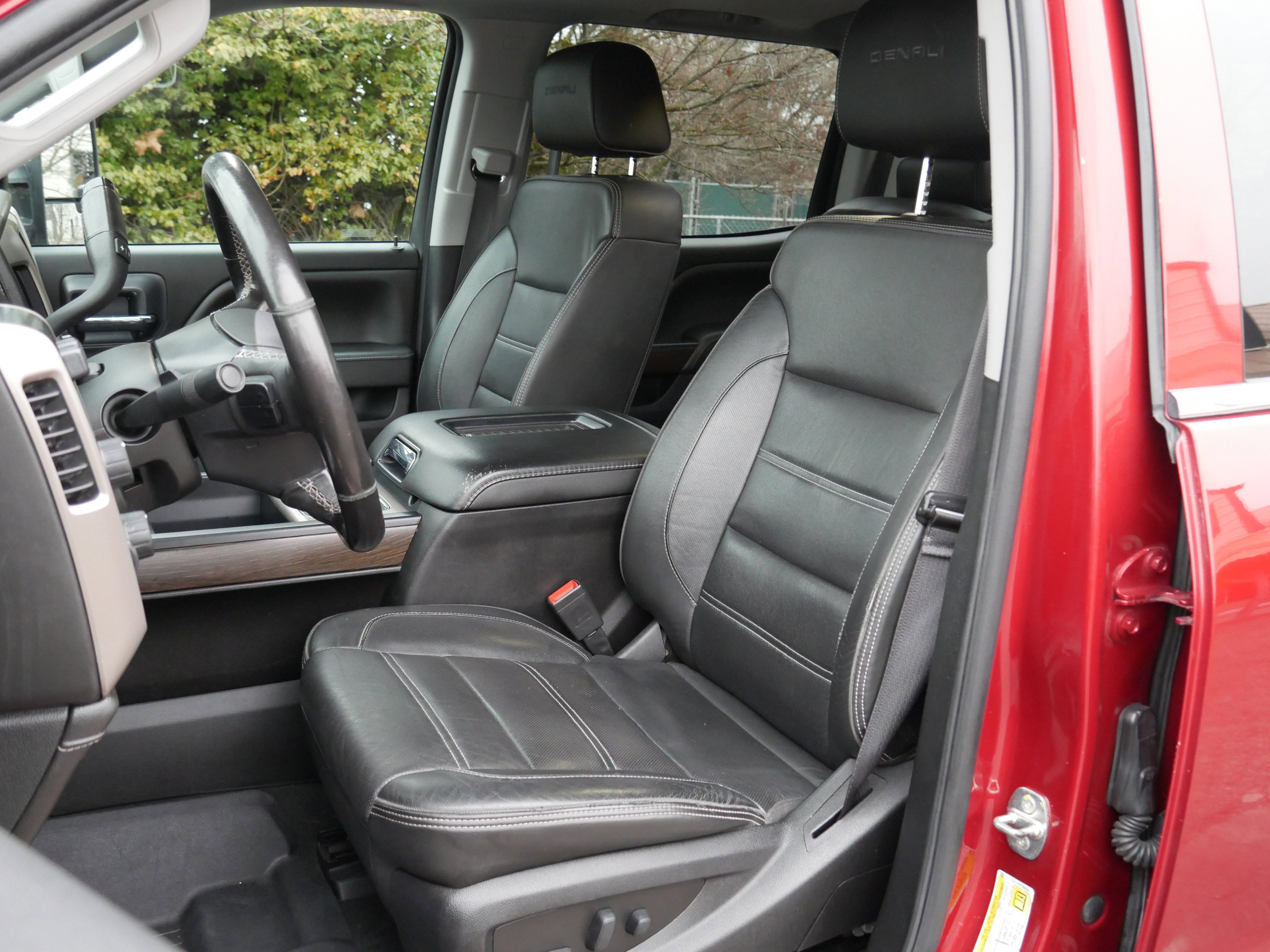 Used 2019 GMC Sierra 2500 Denali image 32