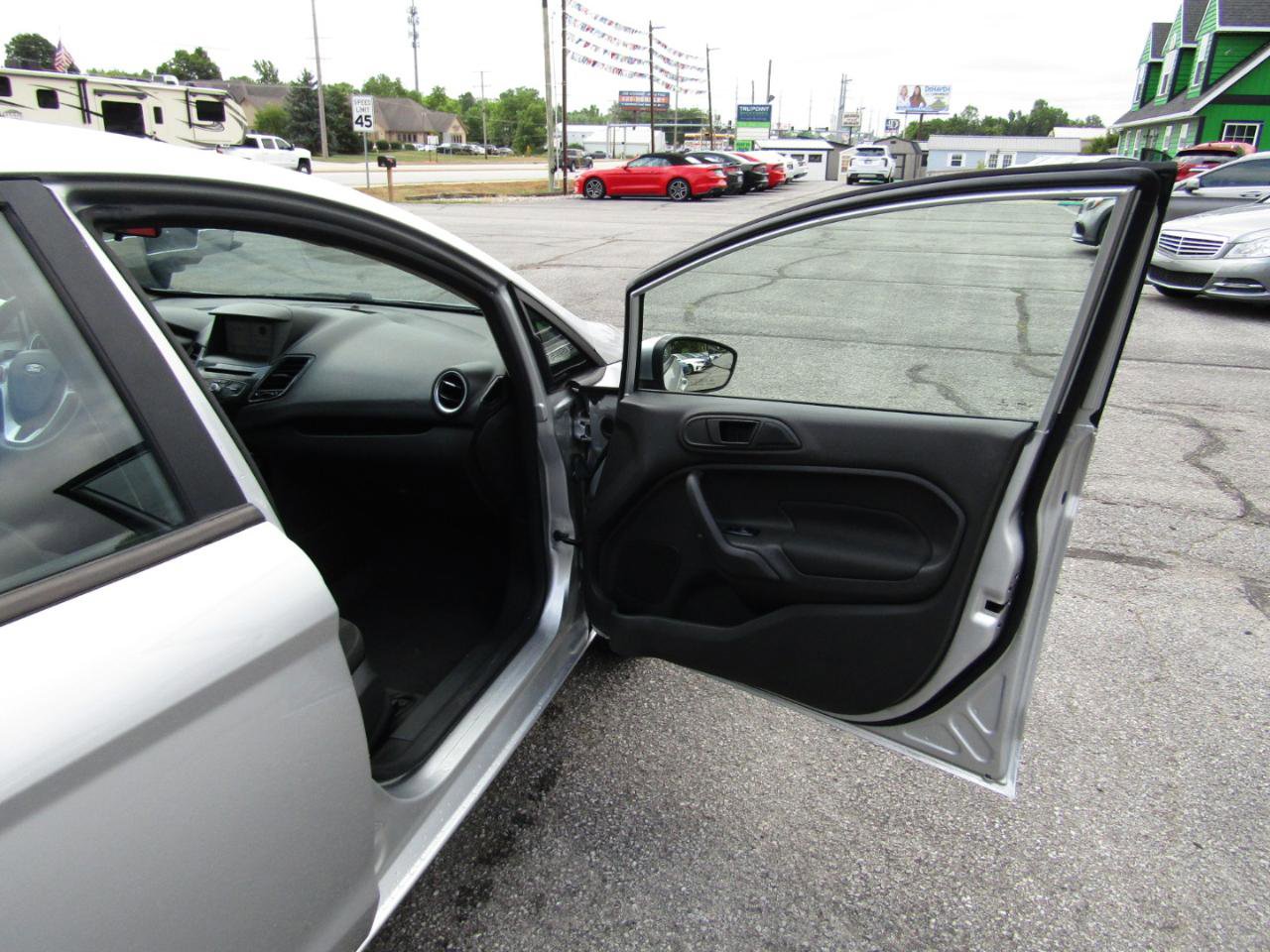 Used 2019 Ford Fiesta SE w/ Equipment Group 201A FWD image 21