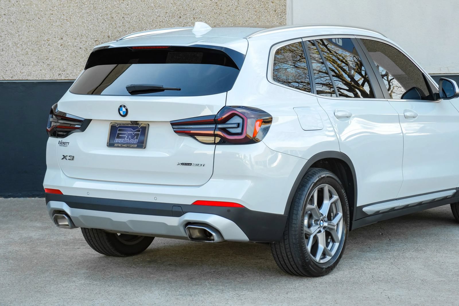 Used 2023 BMW X3 xDrive30i w/ Premium Package w/ZPA AWD/4WD image 6