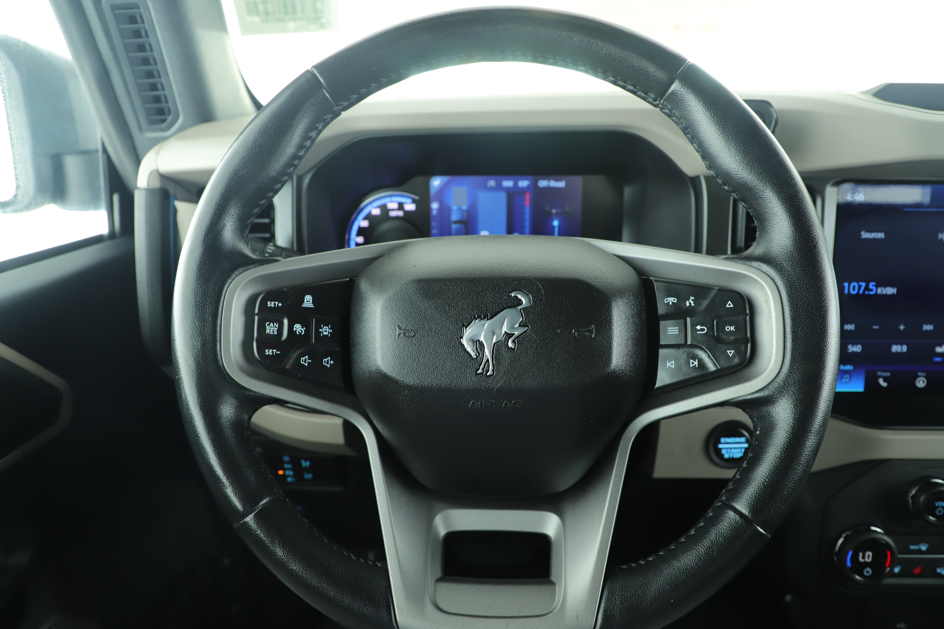 Used 2023 Ford Bronco Wildtrak image 18