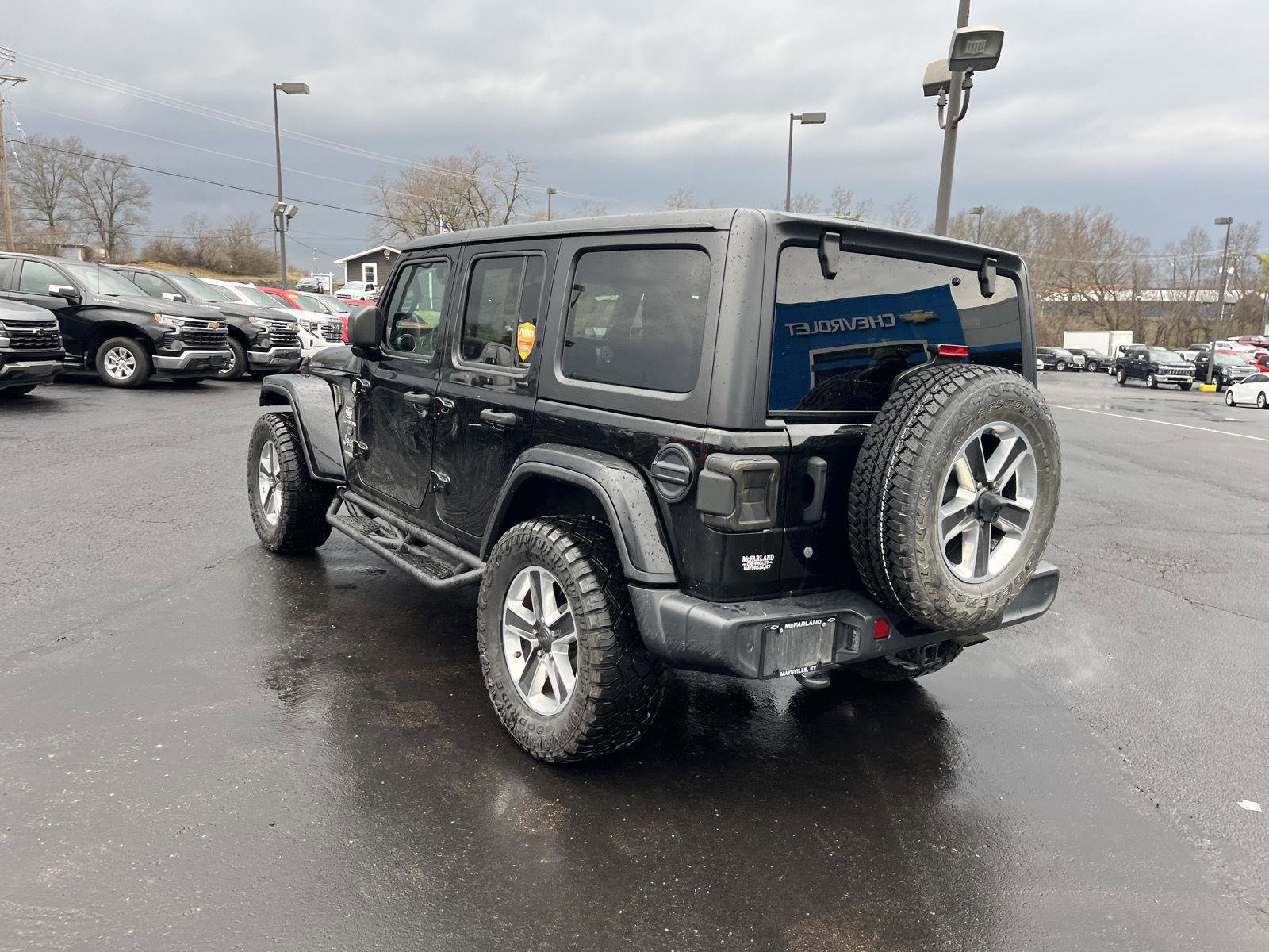 Used 2019 Jeep Wrangler Unlimited Sahara w/ Safety Group image 3