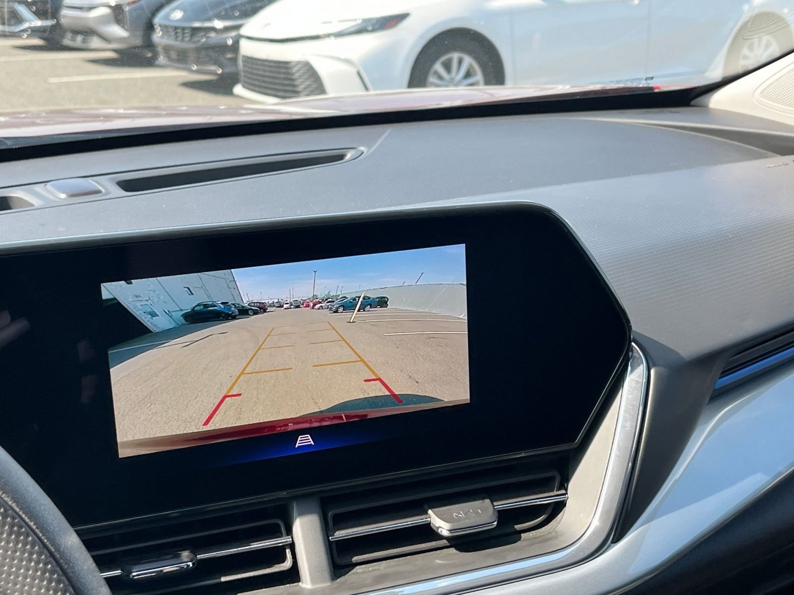 Used 2025 Chevrolet Trax LT FWD image 23