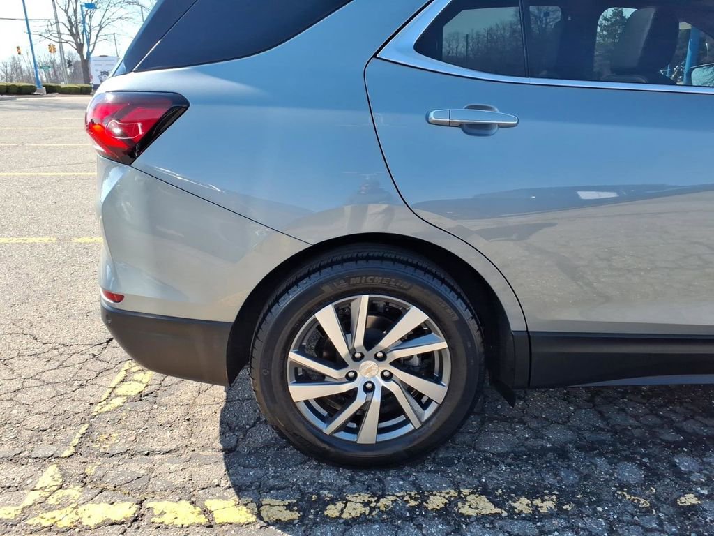 Used 2023 Chevrolet Equinox Premier image 27