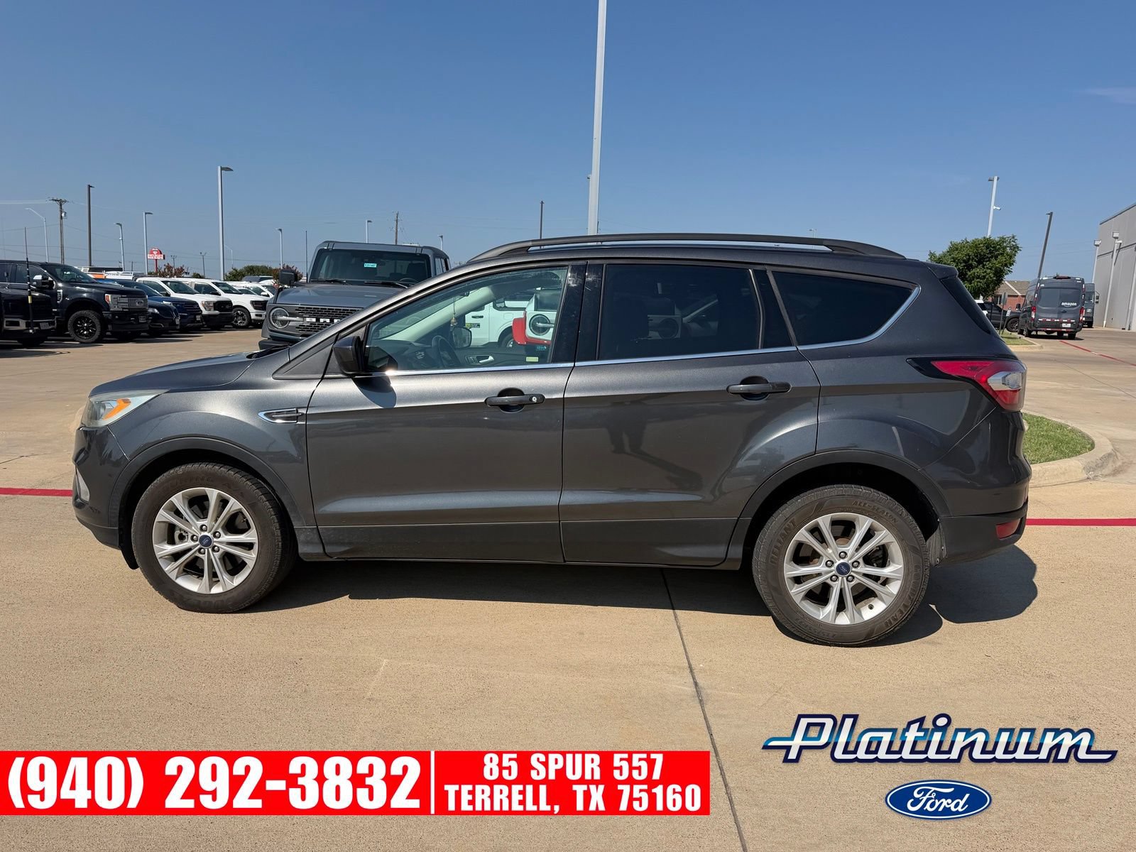 Used 2017 Ford Escape SE w/ SE Leather Comfort Package FWD image 8