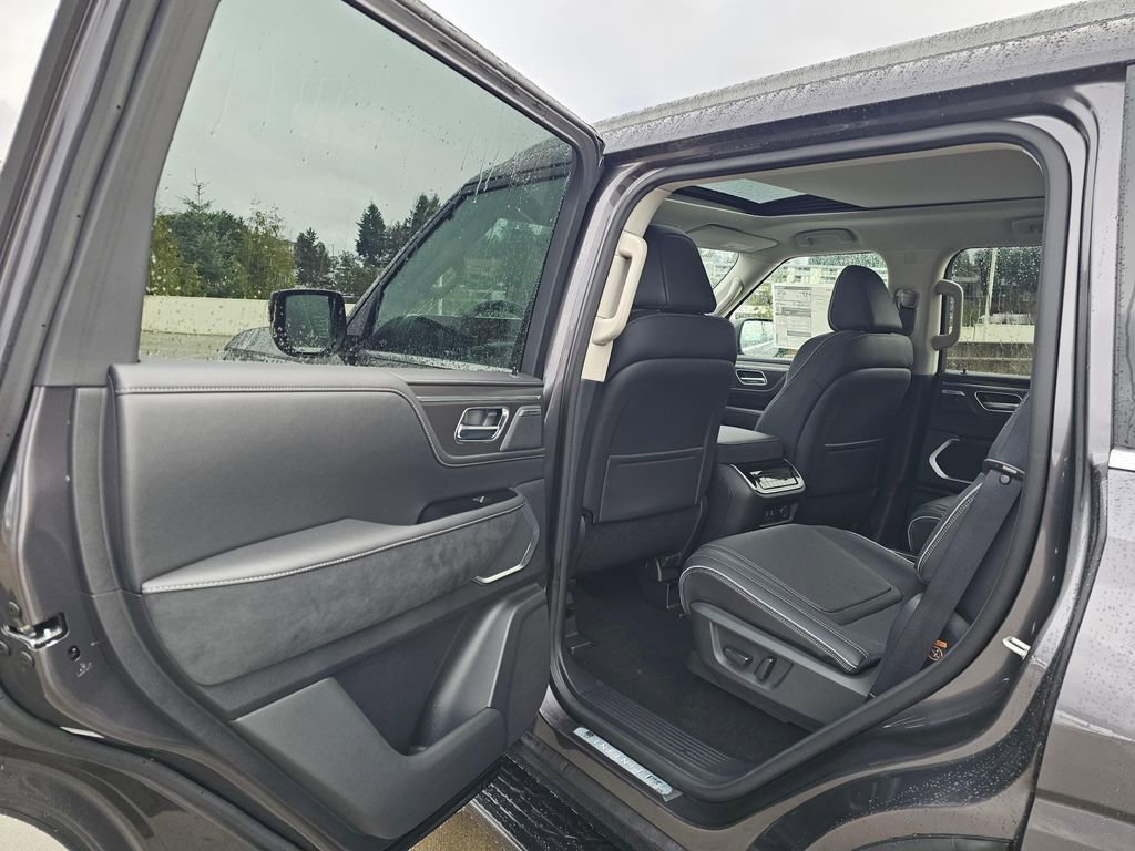 New 2026 INFINITI QX80 Luxe w/ Cargo Package image 18