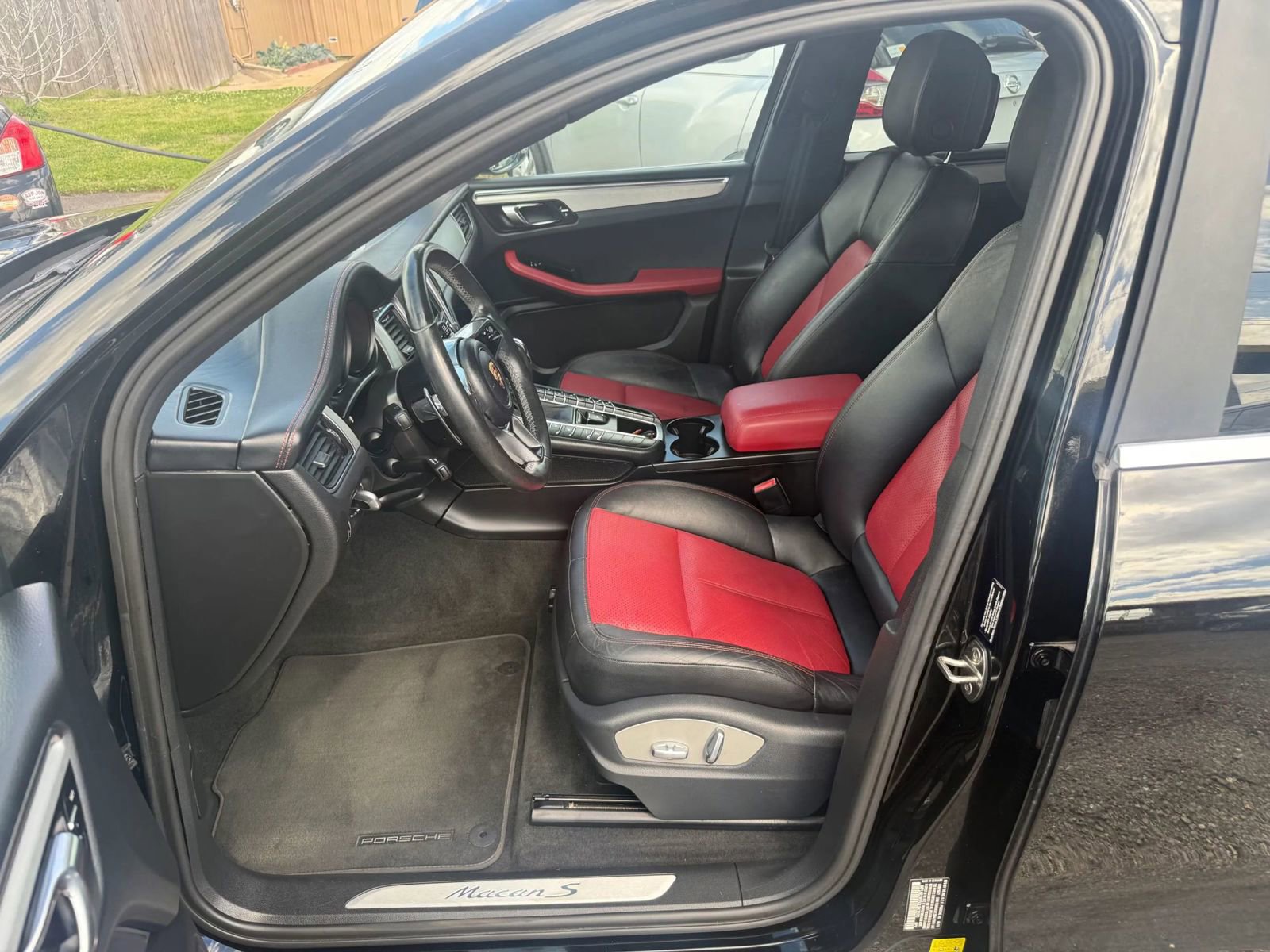 Used 2016 Porsche Macan S image 24