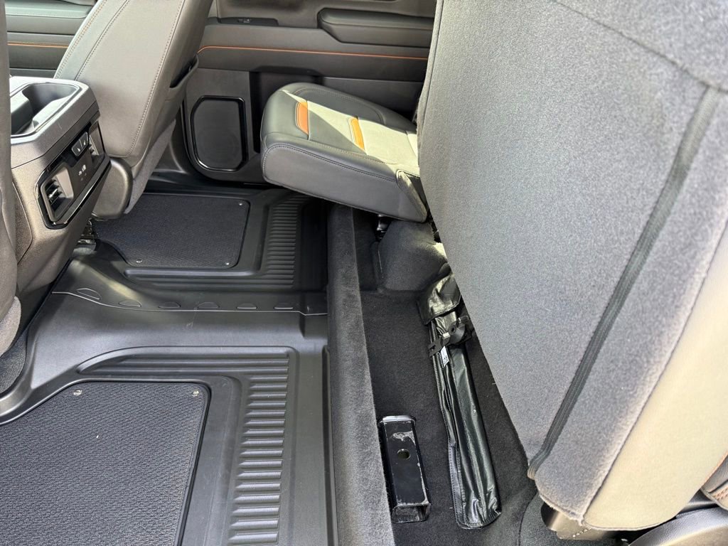Used 2025 GMC Sierra 2500 AT4 w/ AT4 Premium Plus Package AWD/4WD image 17