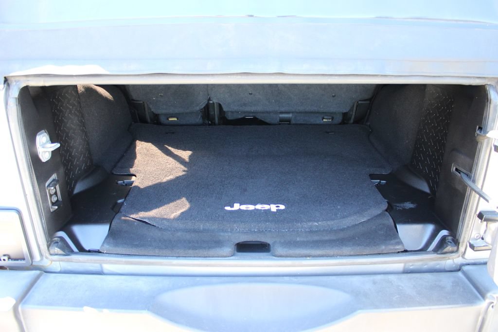 Used 2015 Jeep Wrangler Unlimited Sport w/ Quick Order Package 24S AWD/4WD image 28