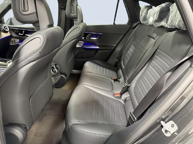 Used 2026 Mercedes-Benz GLC 300 4MATIC image 6