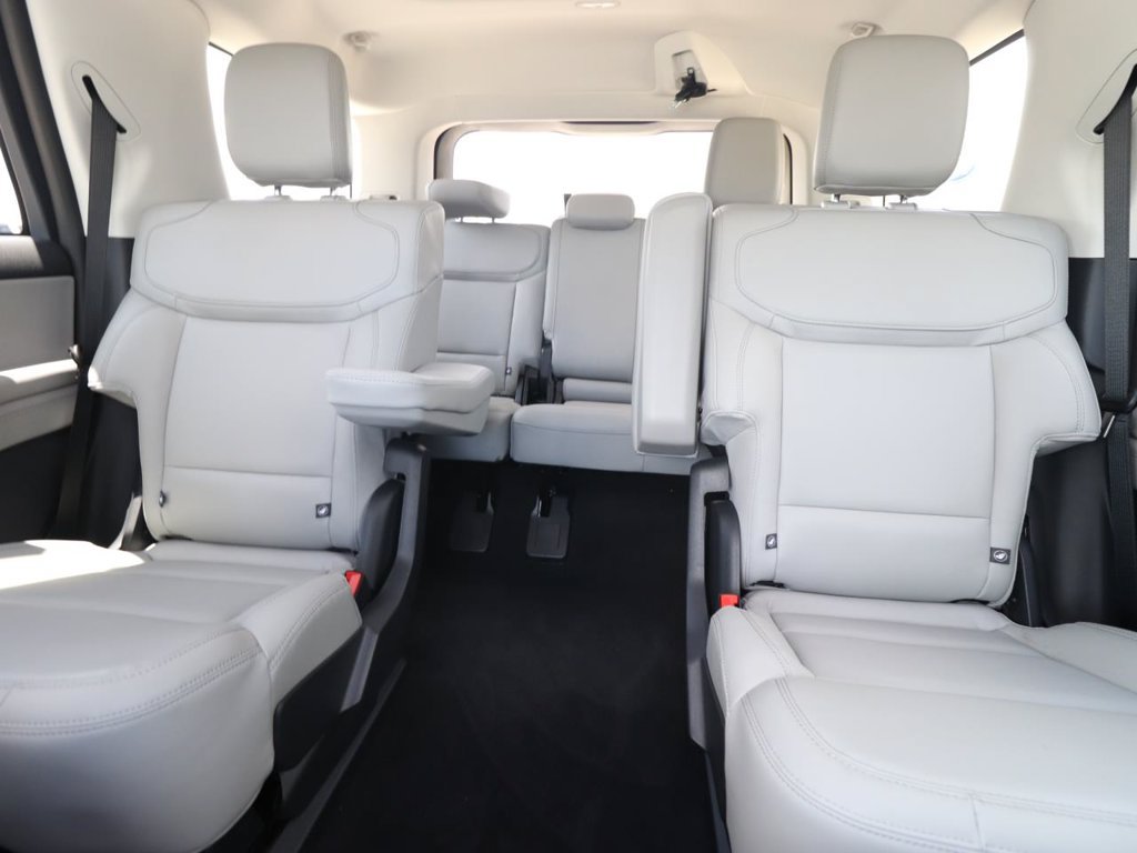 New 2027 Ford Expedition Active RWD image 12