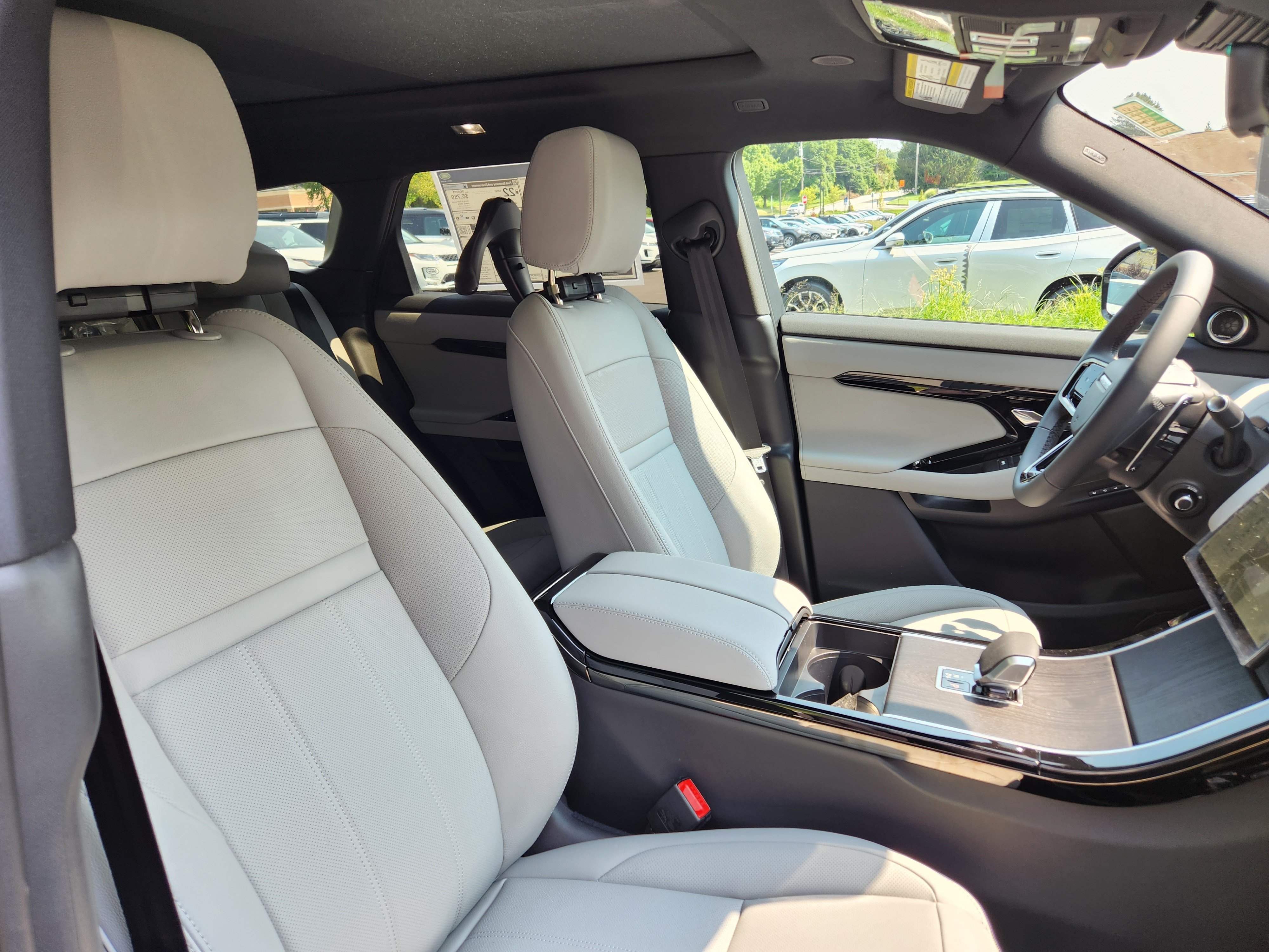New 2026 Land Rover Range Rover Evoque S AWD/4WD image 12