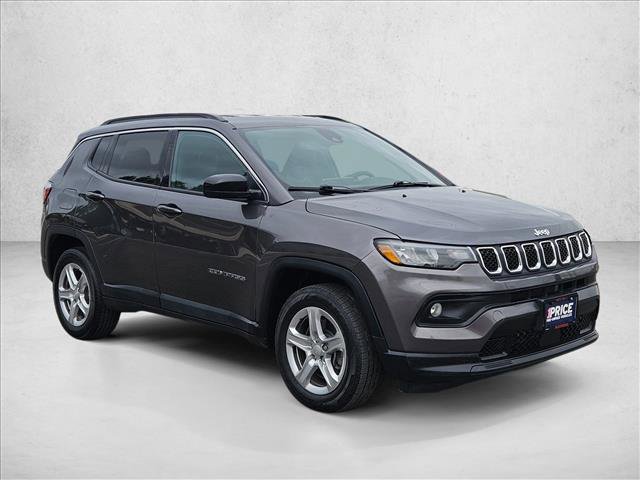Used 2024 Jeep Compass Latitude AWD/4WD image 3