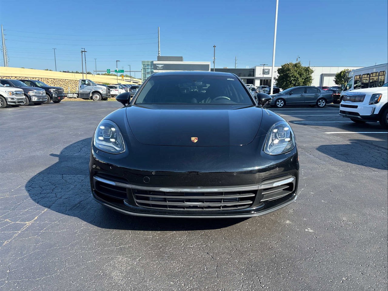 Used 2018 Porsche Panamera 4 image 3