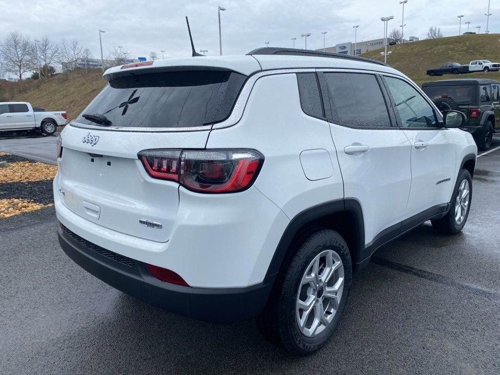 New 2026 Jeep Compass Latitude AWD/4WD image 3