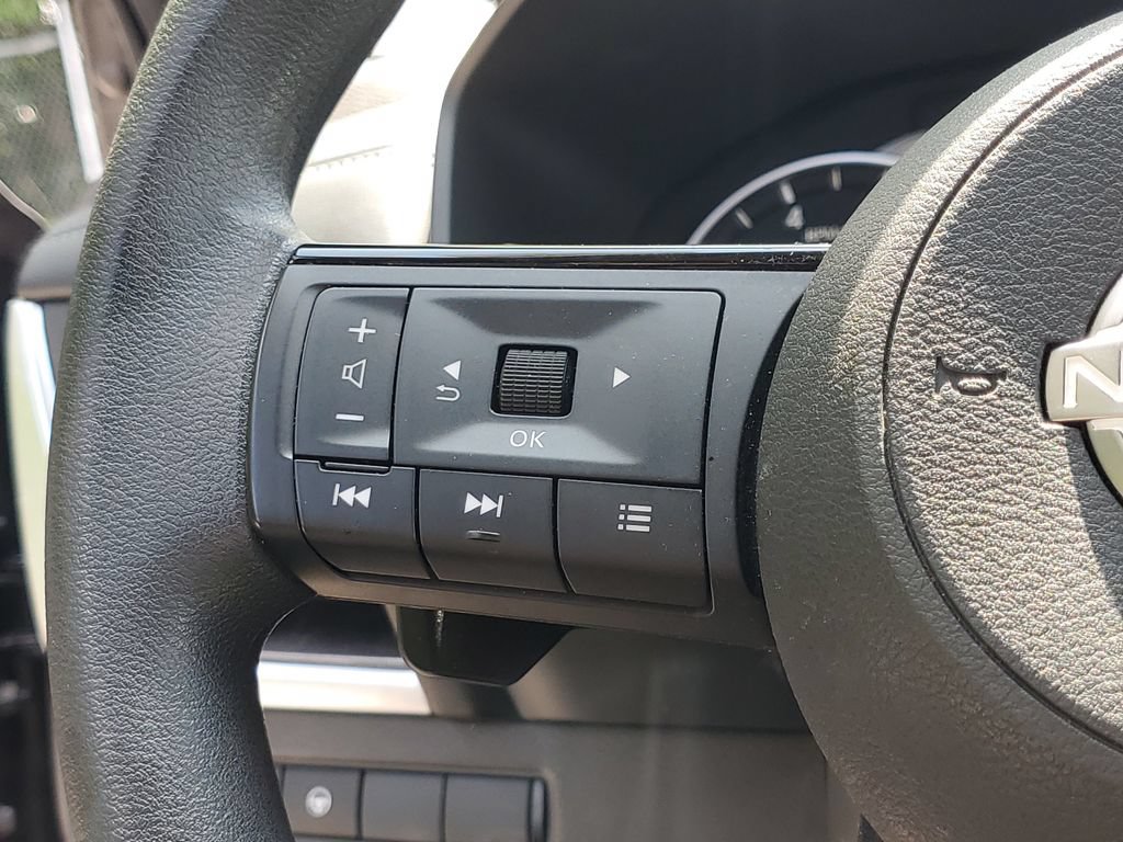 Used 2023 Nissan Rogue SV AWD/4WD image 23